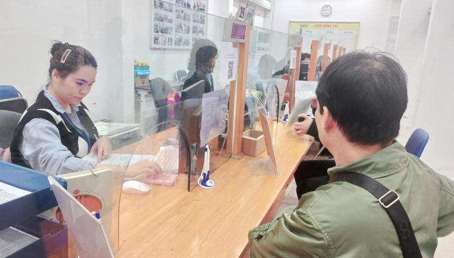 Власти Ханоя помогают трудящихся, частично или полностью потерявших работу