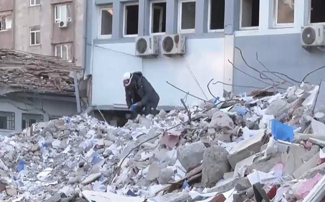 В Турции начинаются восстановительные работы после землетрясения