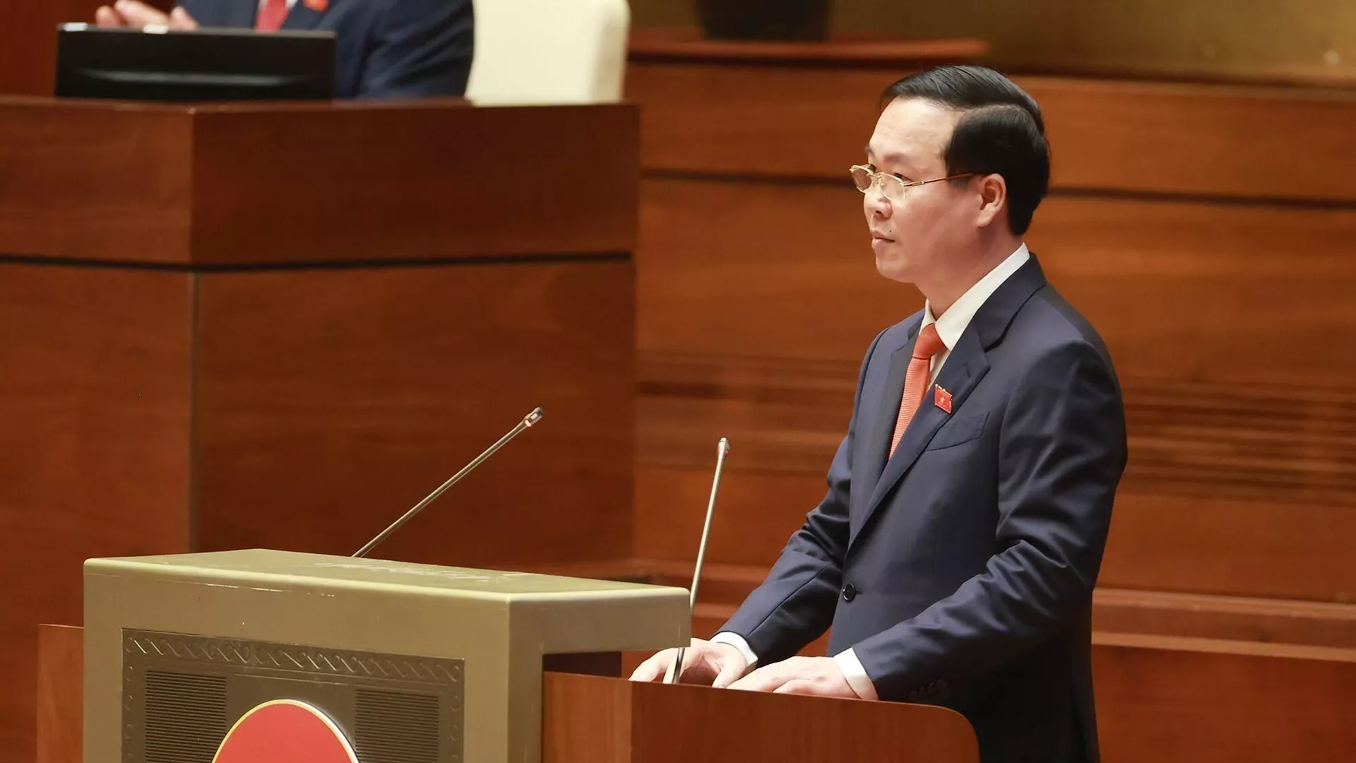 Российский эксперт Новый президент Вьетнама молод, но очень опытен