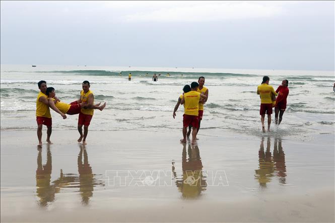 Обучение навыкам спасения людей на воде