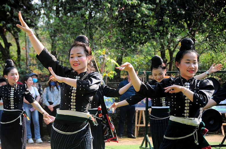 Впечатление от искусства танца Сое тхай в Шонла