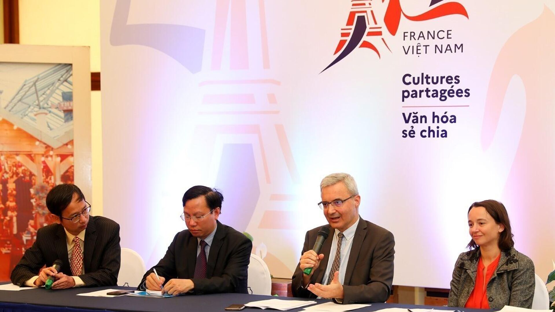 Множество культурных мероприятий будет организовано по случаю 50-летия установления дипломатических отношений между Вьетнамом и Францией