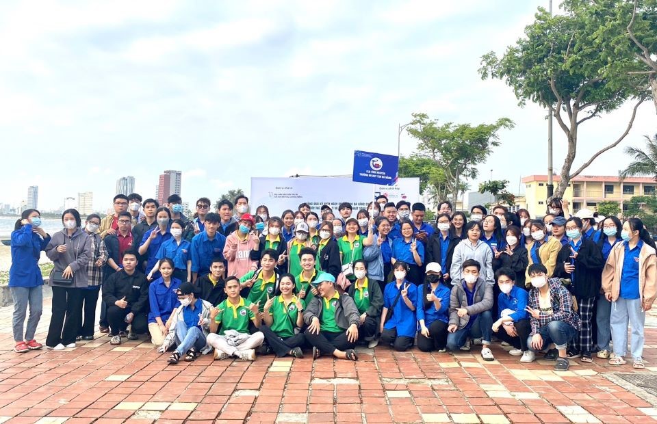 Дананг убирает мусор на пляжах, чтобы встретить туристов