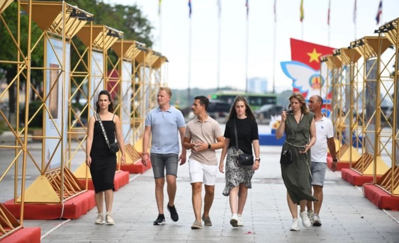 Правительство предлагает продлить визу для привлечения иностранных туристов