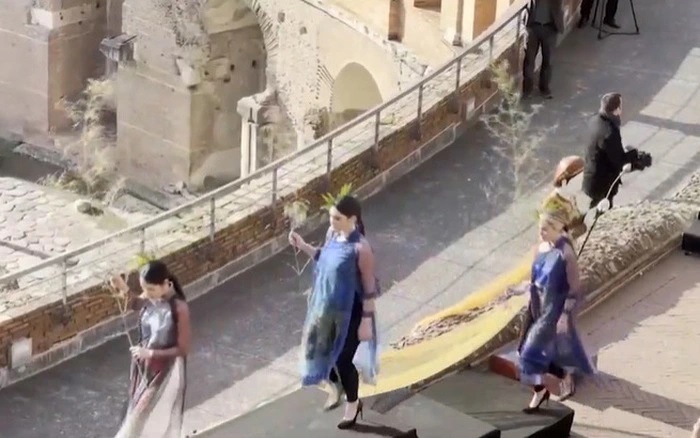 Вьетнамский шёлк блистает в тысячелетнем архитектурном наследии Италии