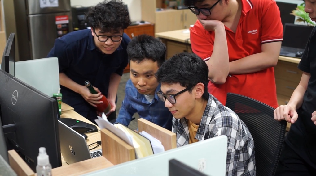 Вьетнамские инженеры выиграли 115 000 от взлома Microsoft, Oracle