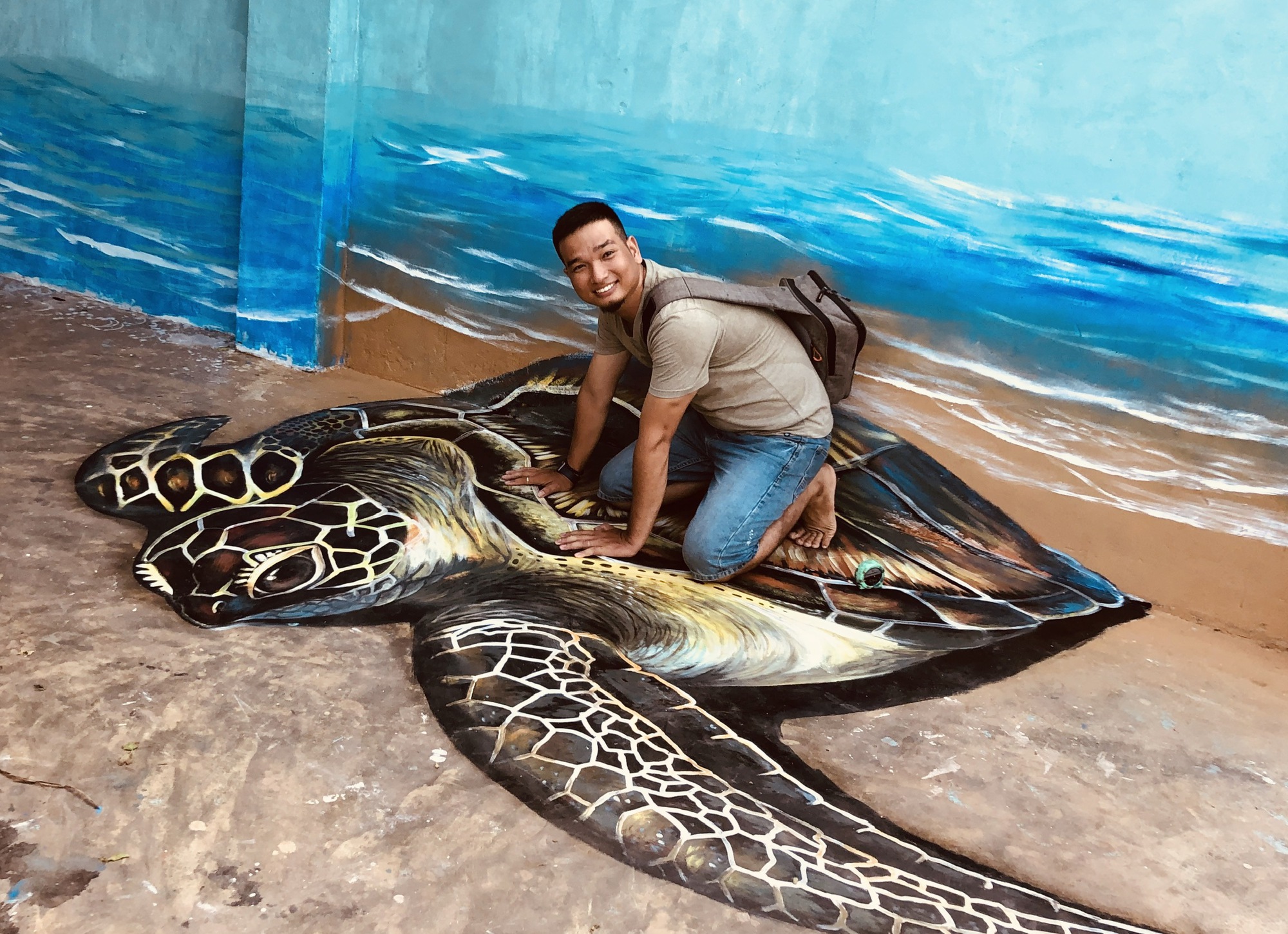 Уникальные настенные рисунки художника Чан Динь Луана