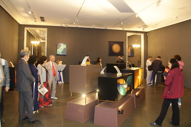 Вьетнамская лаковая живопись в сочетании с современным искусством