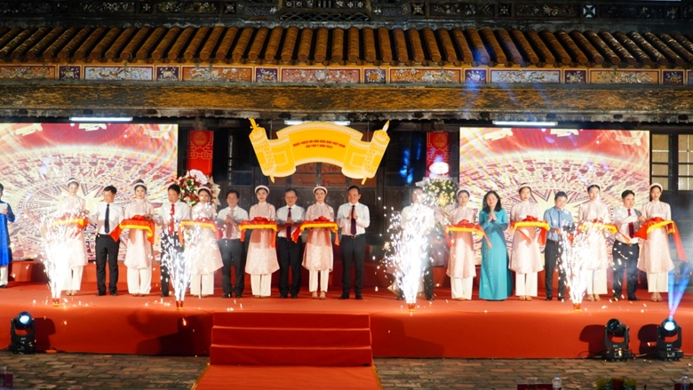 В Тхыатхиен-Хюэ открылся Вьетнамский день книги и культуры чтения