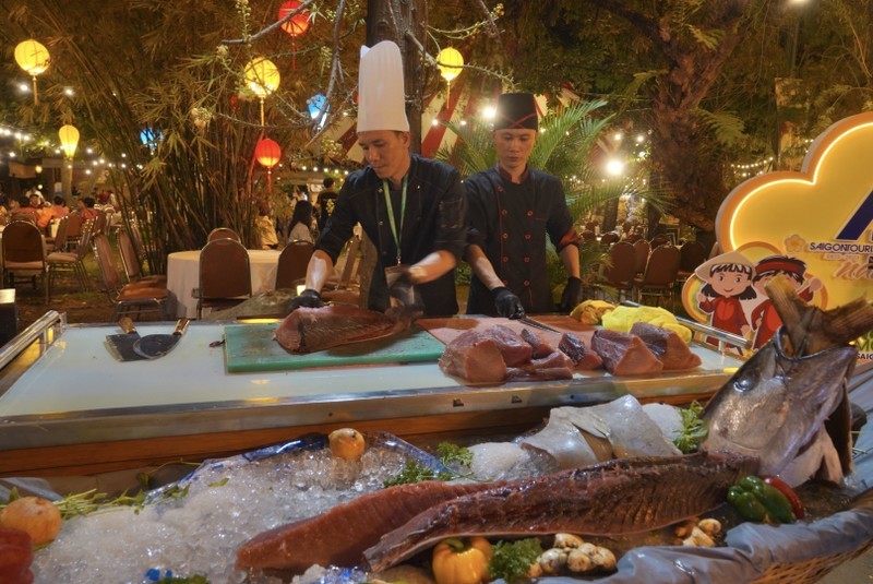 Представление более 300 блюд на Фестивале кулинарной культуры Saigontourist 2023 года