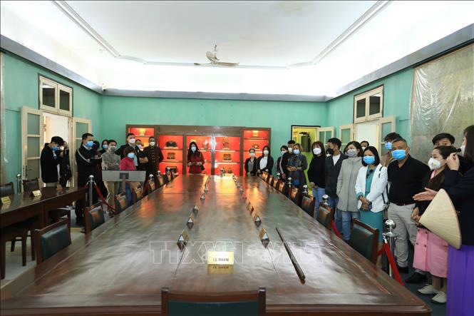 Выставка “Вместе по одному пути” в императорской цитадели Тханглонг