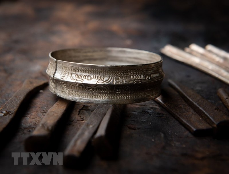 Резьба по серебру народности Нунг – нематериальное культурное наследие страны