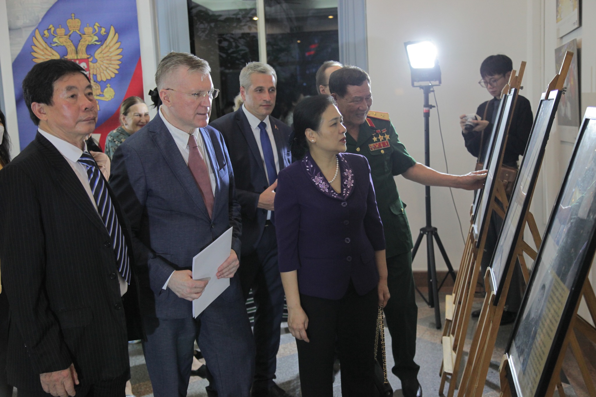 Во Вьетнаме отметили Всемирный день авиации и космонавтики и Международный день полета человека в космос