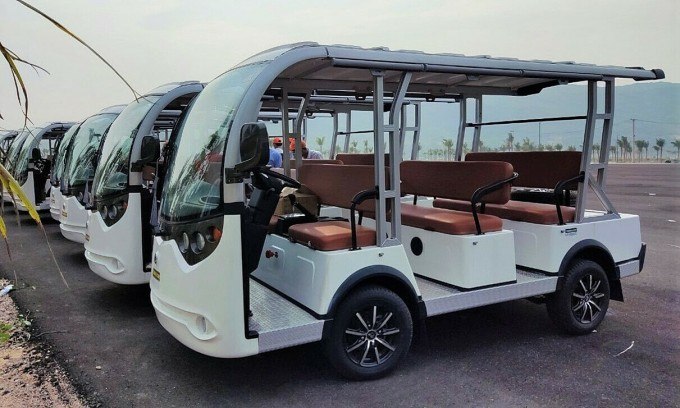 Город Хощимин будет пилотировать электромобили для экскурсий по городу