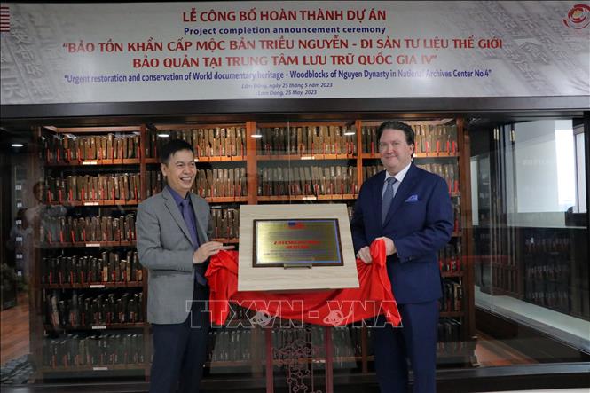 Завершен проект срочного сохранения рукописей на деревянных дощечках династии Нгуен