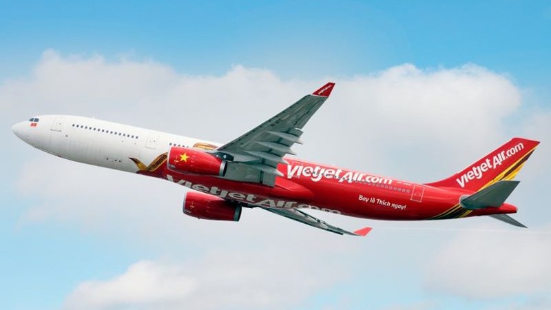 Vietjet Air стала лучшей бюджетной авиакомпанией по гостеприимству на борту в 2023 году