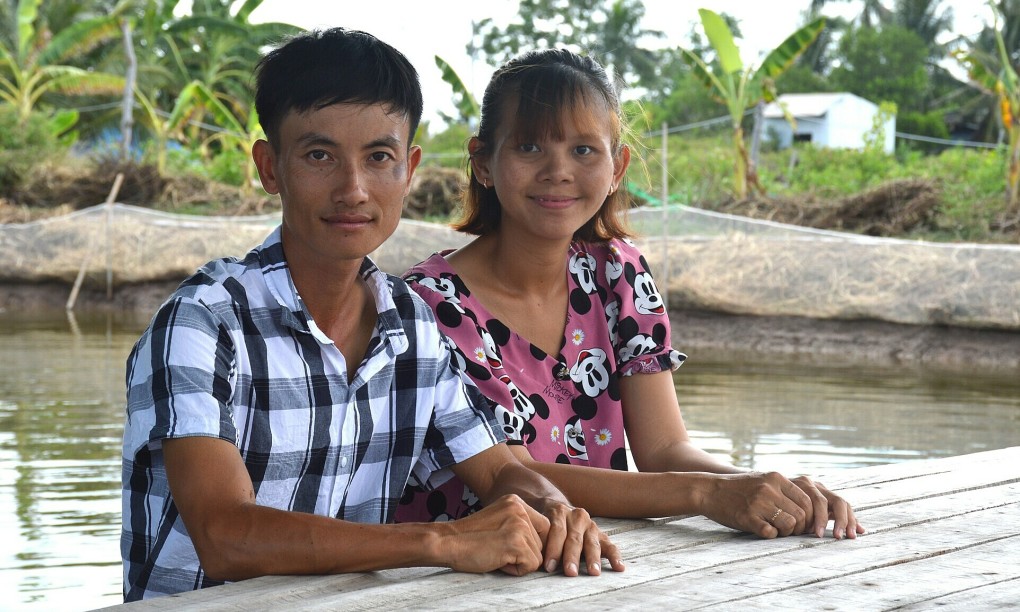 Супружеская пара начала бизнес в мангровых лесах