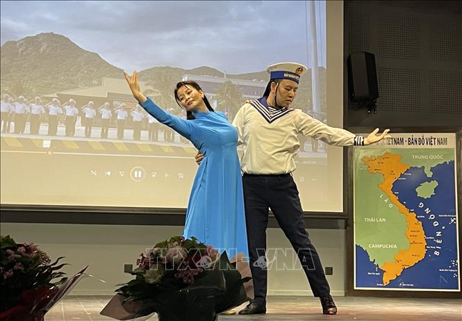 «Тоска по Чыонгша» в Париже