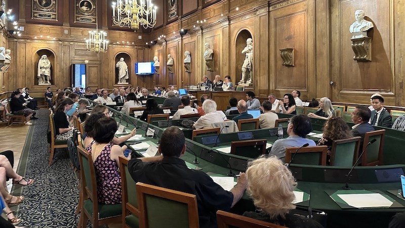 Два вьетнамских исследователя удостоены премии Французской академии за научное сотрудничество