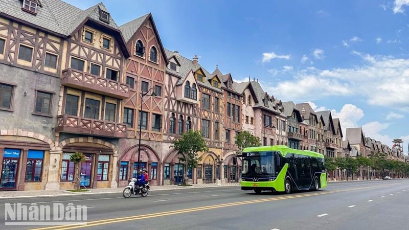 Эксплуатация первой линии интеллектуальных электрических автобусов на Фукуоке