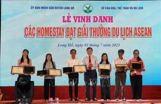 Провинция Виньлонг чествовала хоумстеи, выигравшие туристические награды АСЕАН