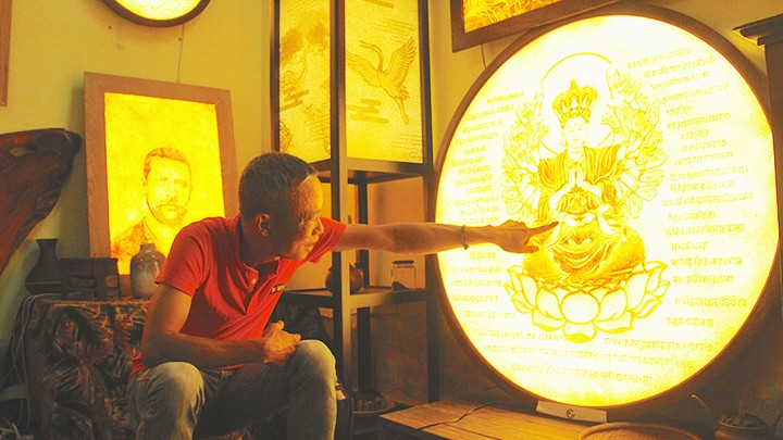 Уникальные картины из бумаги, изготовленной из листьев кокосовой пальмы