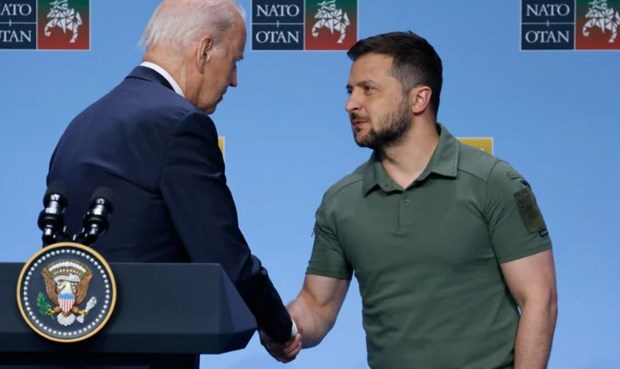 Президенты США и Украины провели встречу на полях саммита НАТО