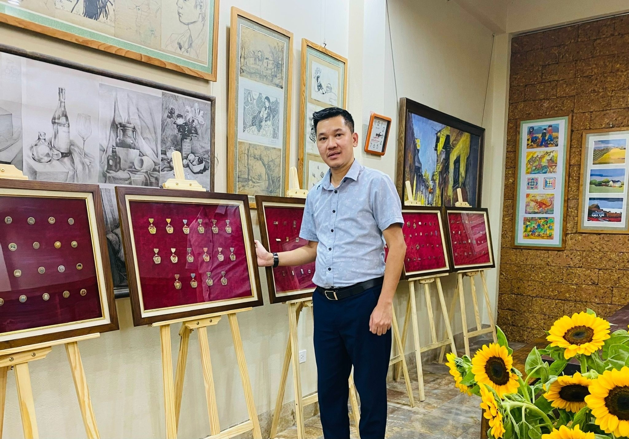 Любовь к России через уникальную коллекцию памятных значков