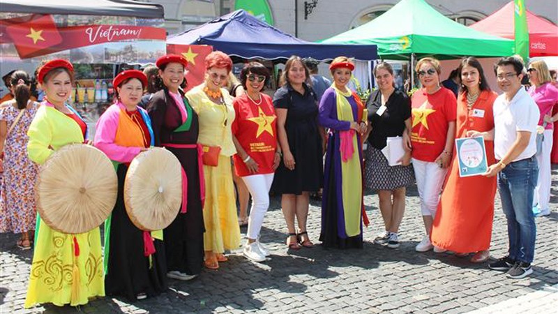 Популяризация вьетнамской культуры среди международных друзей