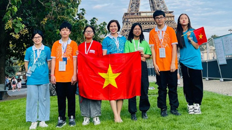 Вьетнамские школьники завоевали медали на международной STEM-олимпиаде 2023 года