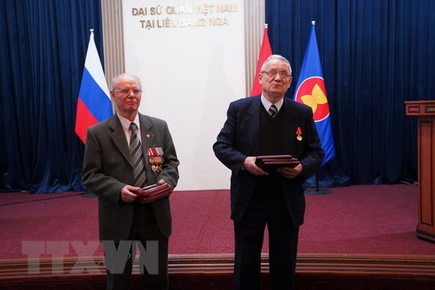 Встреча советских экспертов, работавших во Вьетнаме