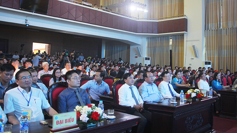 Церемония открытия 5-го Фестиваля народных песен «ви» и «зям» Нгетинь – 2023