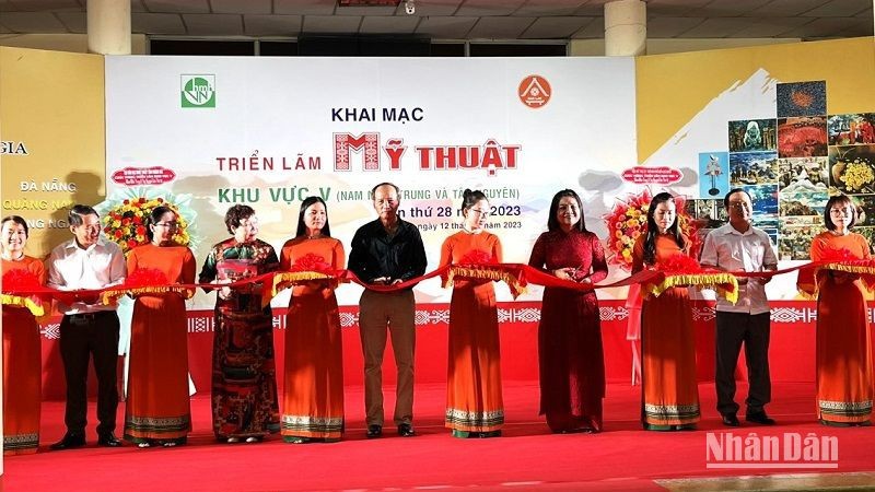 Открылась художественная выставка Южной части Центрального региона и Центрального плато 2023 года