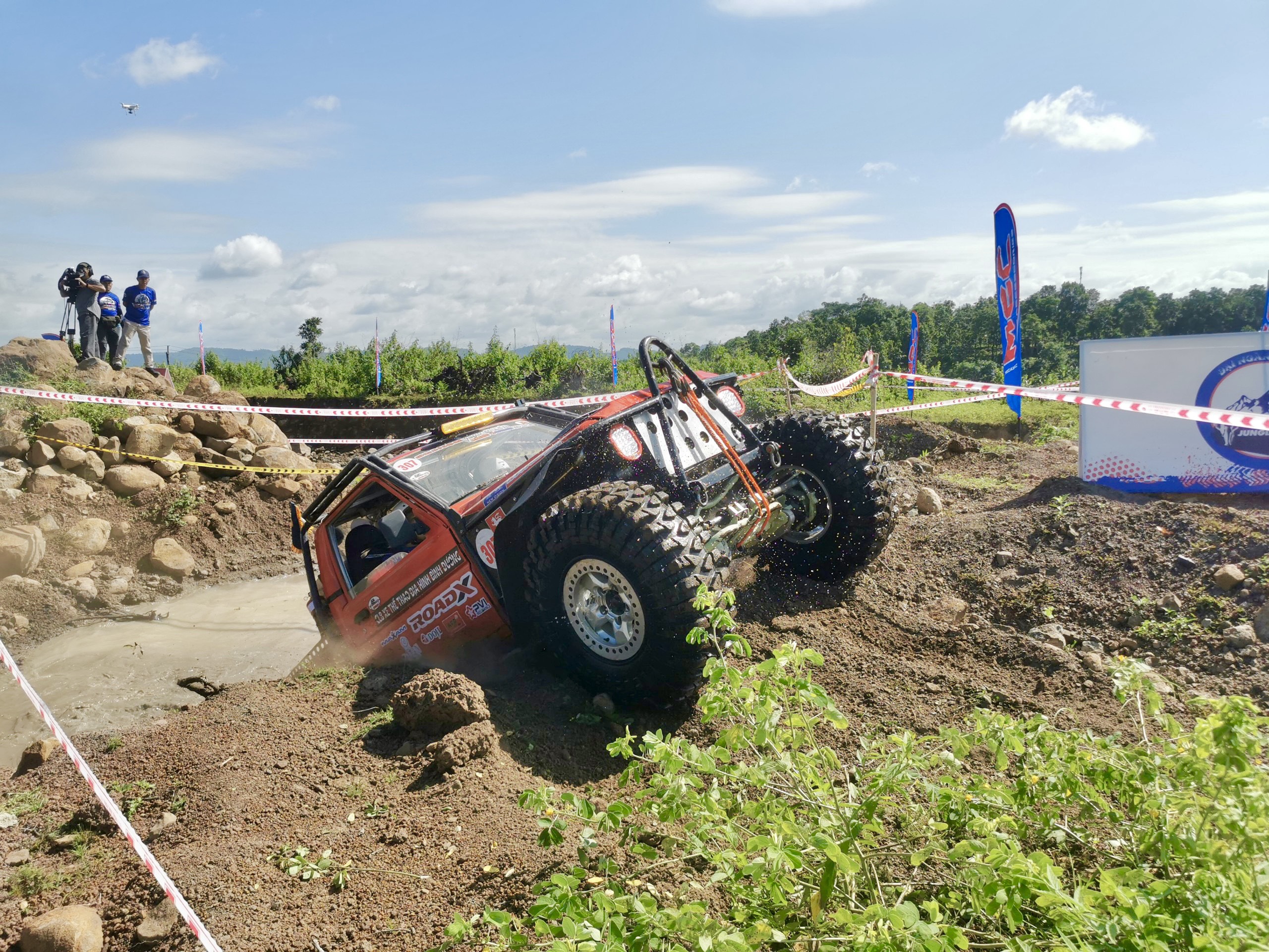 Гонки на внедорожниках – стимул для туризма провинции Даклак
