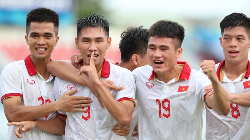 Сборная U23 Вьетнама одержала победу со счетом 4 1 над сборной U23 Лаоса