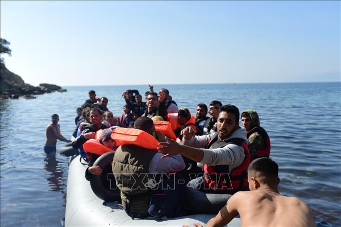 Власти Греции спасли около 60 мигрантов, направлявшихся на лодках из Турции к островам Эгейского моря