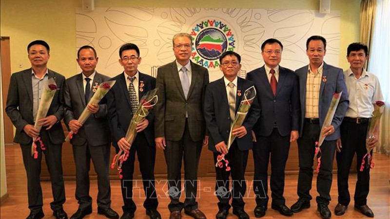 Признание вклада старших членов Партии в развитие вьетнамской диаспоры в России