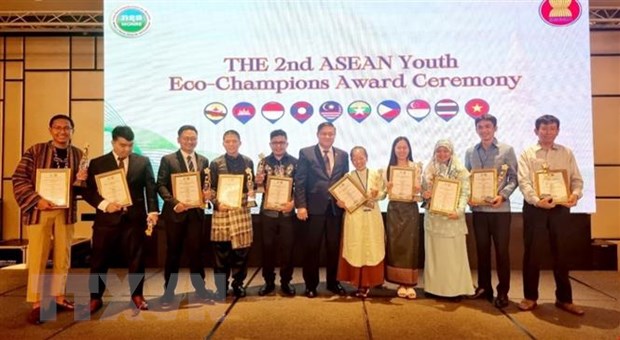 ASEAN отмечает вьетнамские школы и молодых экологов