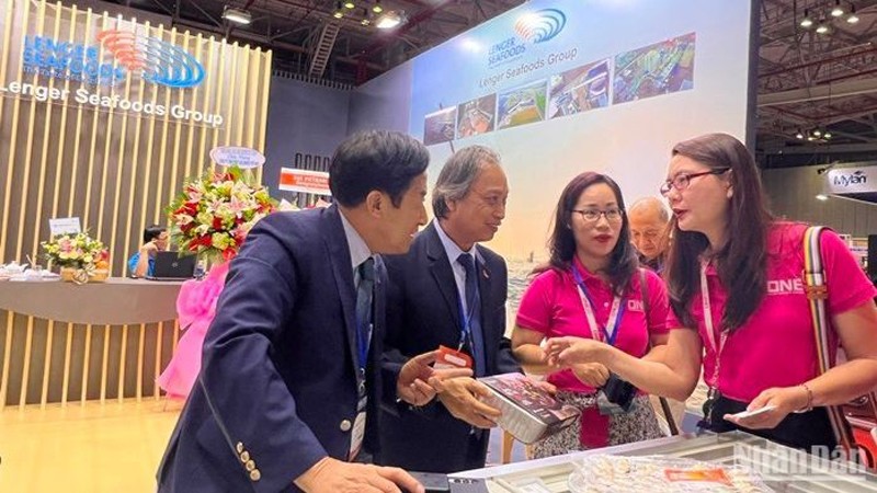 220 предприятий принимают участие в выставке Vietfish 2023 года