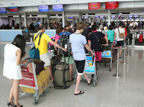 Более 112 000 иностранцев подали заявления на получение виз во Вьетнам после вступления в силу новой визовой политики