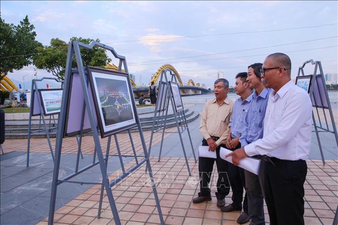 Фотовыставка, посвященная красоте Дананга