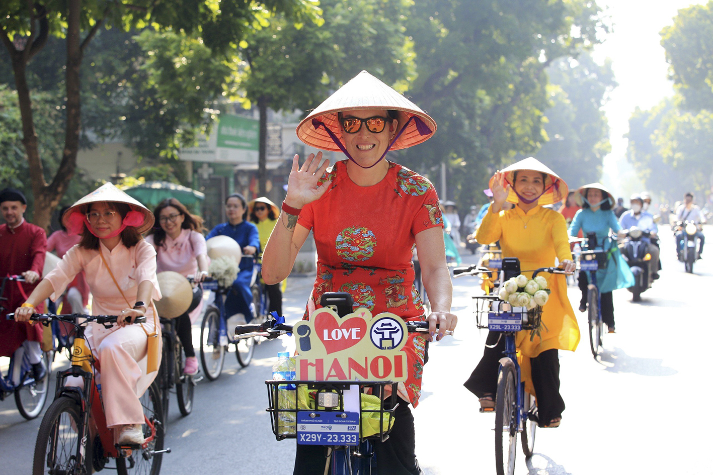 Парад аозяй на столичных улицах