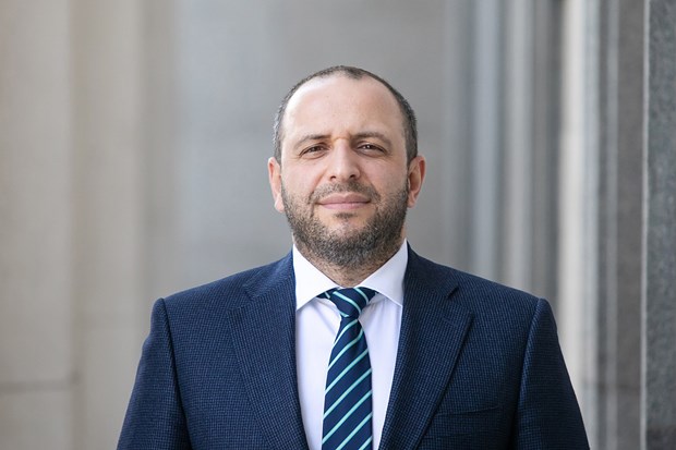 Верховная рада утвердила нового министра обороны Украины