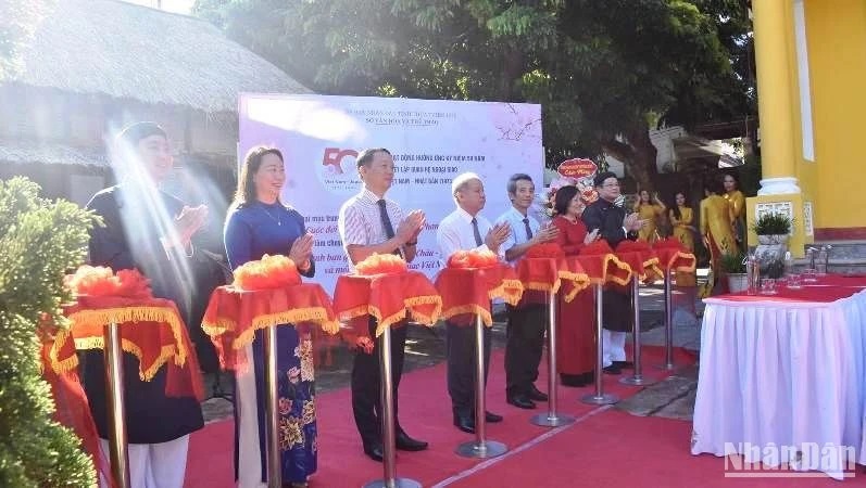 Выставка по случаю 50-летия установления дипломатических отношений между Вьетнамом и Японией