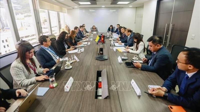Вьетнам и Колумбия подписали МОВ по сотрудничеству в сферах торговли, инвестиций и промышленности