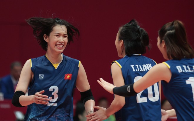 Победив женскую сборную Южной Кореи, вьетнамская женская сборная по волейболу имеет большой шанс выйти в полуфинал Азиатских игр ASIAD-19