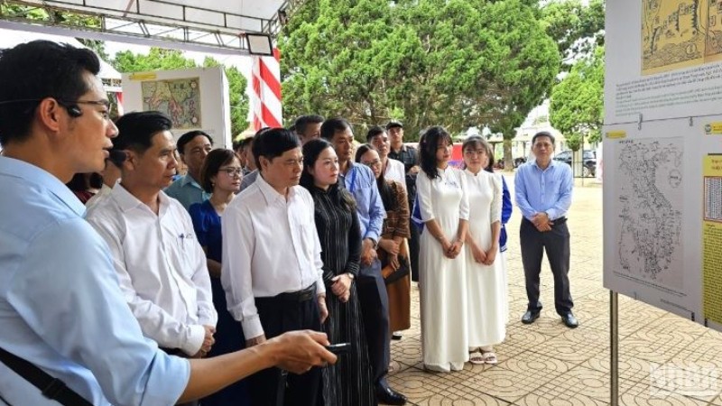 В уезде Кыкуин проходит передвижная выставка, посвященная вьетнамским архипелагам Хоангша и Чыонгша