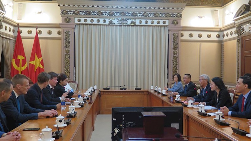 Г Хошимин укрепляет сотрудничество с местностями Финляндии, канадской провинцией Онтарио и AFD