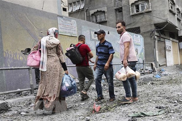 Израиль Группа вьетнамских аспирантов-стажеров была переведена в безопасную зону