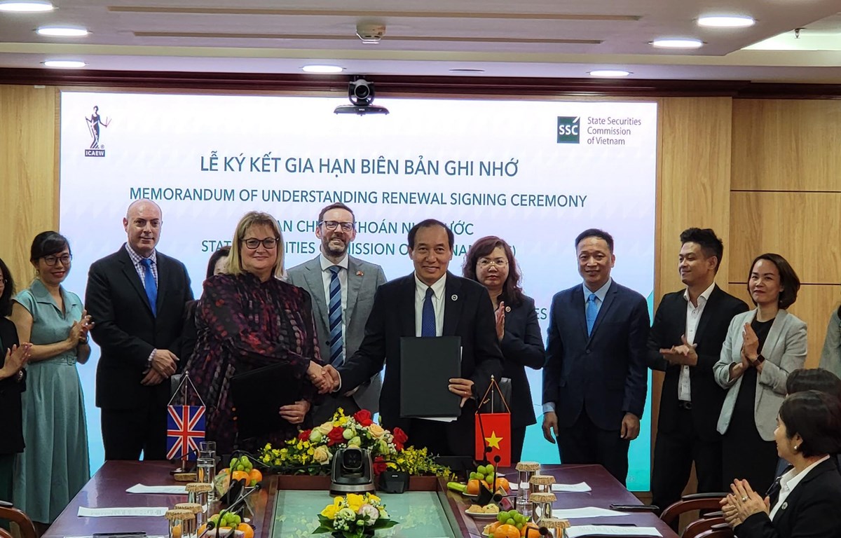 ICAEW оказывает Вьетнаму поддержку в повышении качества сотрудников по ценным бумагам